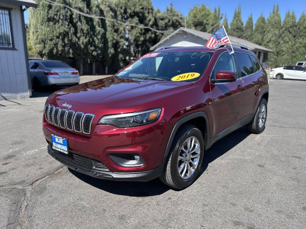 Used 2019 Jeep Cherokee Latitude Plus w/ Comfort/Convenience Group AWD/4WD image 3
