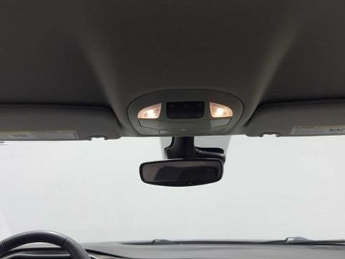 Used 2022 Chrysler Voyager LX FWD image 20