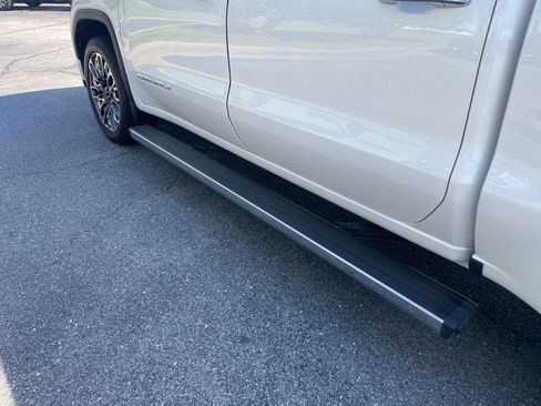 Used 2024 GMC Sierra 1500 Denali Ultimate AWD/4WD image 7