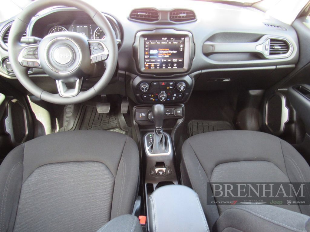 Used 2023 Jeep Renegade Latitude AWD/4WD image 17