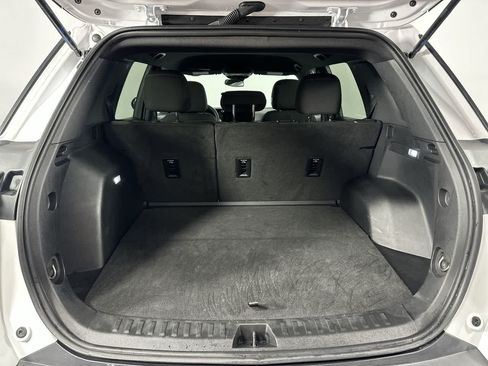 Used 2025 Chevrolet Equinox LT FWD image 8