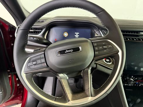 New 2025 Jeep Grand Cherokee Limited w/ Trailer Tow Package image 18