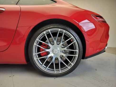 Used 2018 Mercedes-Benz AMG GT S image 27