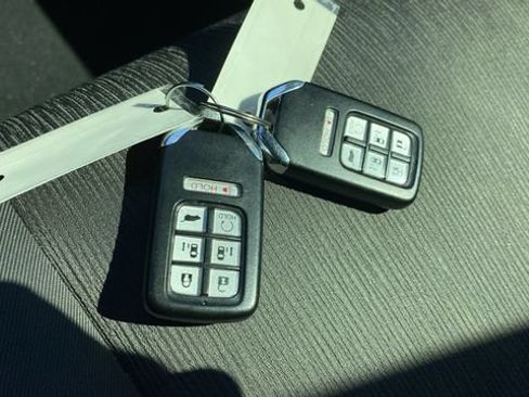 Used 2018 Honda Odyssey EX image 35