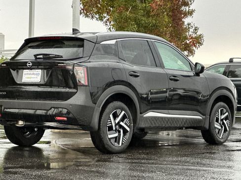 New 2026 Nissan Kicks SV image 4