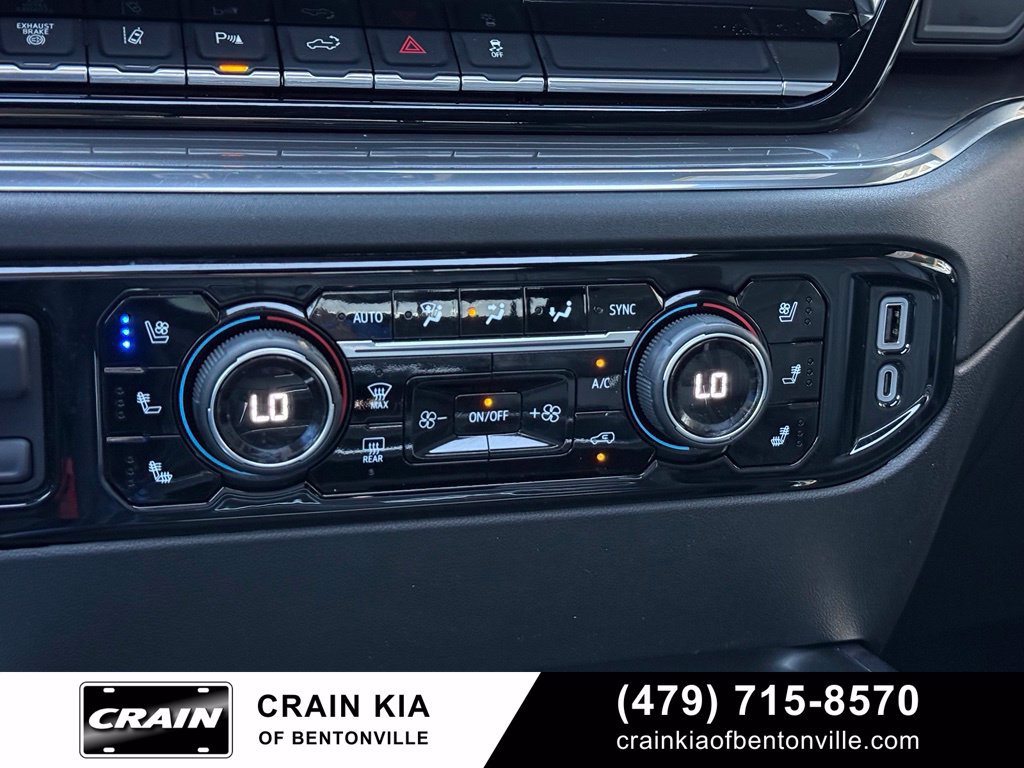 Used 2024 Chevrolet Silverado 2500 High Country w/ High Country Premium Package AWD/4WD image 17