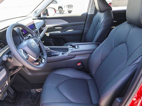 New 2026 Toyota Grand Highlander AWD image 18