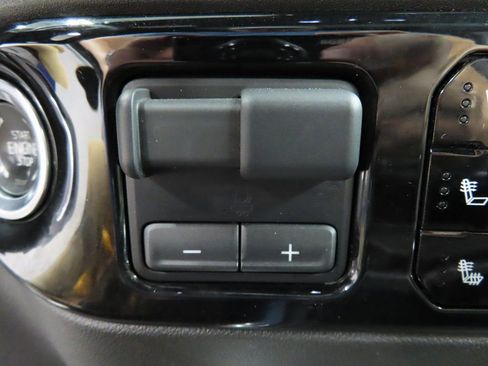 Used 2024 Chevrolet Silverado 2500 High Country w/ High Country Premium Package image 69