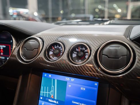 Used 2021 Ford Mustang Shelby GT500 w/ Carbon Fiber Track Pack image 45