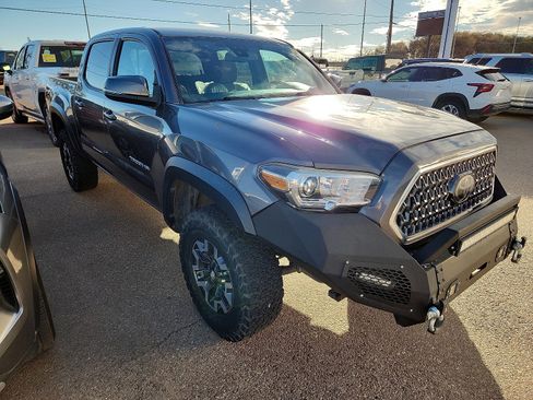 Used 2019 Toyota Tacoma TRD Off-Road image 9