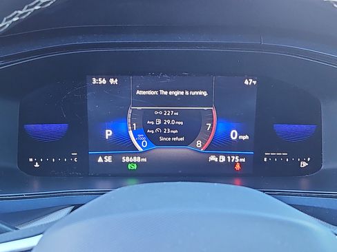 Certified 2023 Volkswagen Taos SE w/ Panoramic Sunroof Package image 22