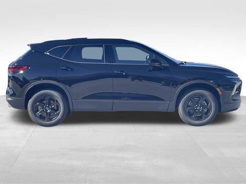 New 2025 Chevrolet Blazer LT w/ Convenience Package image 2