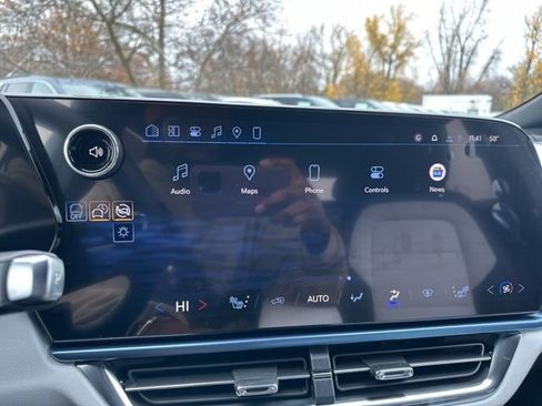 New 2026 Chevrolet Equinox EV LT image 22