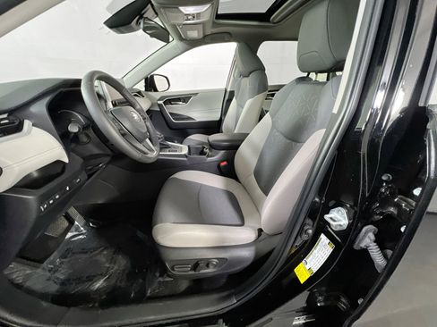 Used 2024 Toyota RAV4 XLE w/ Convenience Package image 20