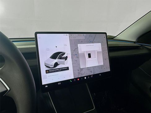 Used 2026 Tesla Model Y 2WD image 5