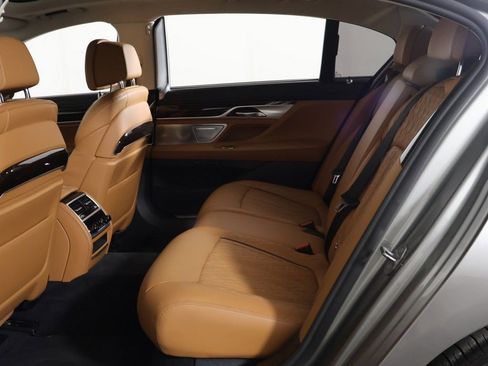 Used 2020 BMW M760i xDrive w/ Luxury Rear Seating Package AWD/4WD image 36