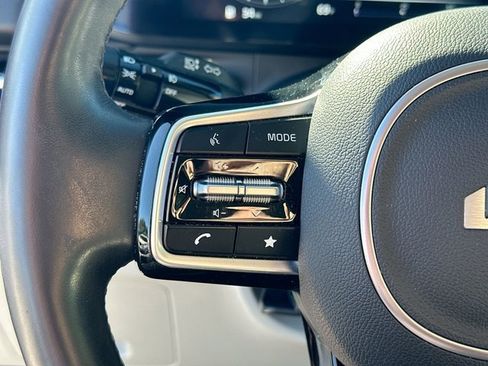 Used 2024 Kia Carnival SX Prestige image 27