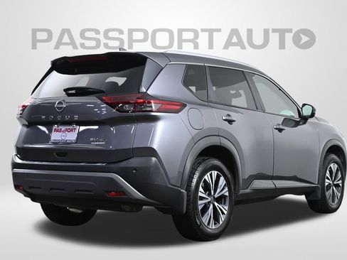 Used 2022 Nissan Rogue SV w/ SV Premium Package image 10