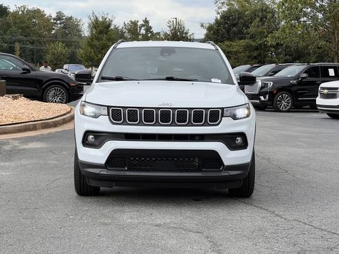 Used 2023 Jeep Compass Latitude AWD/4WD image 8
