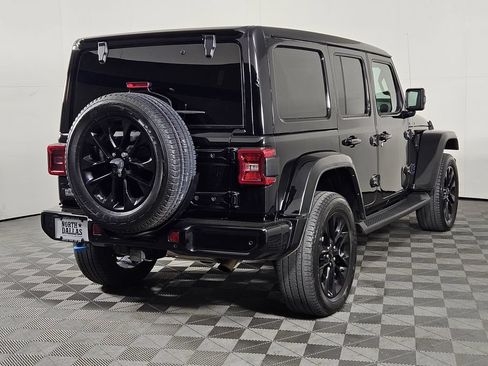 Used 2021 Jeep Wrangler Unlimited Sahara AWD/4WD image 5