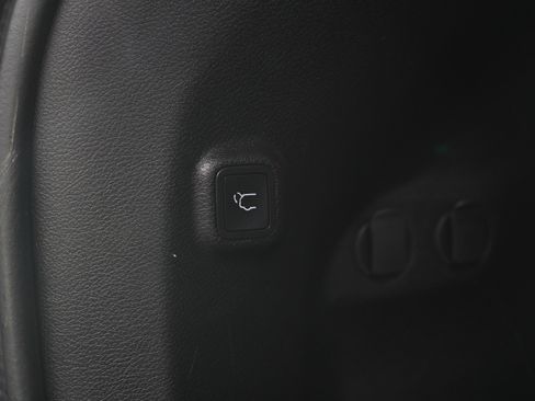 Used 2020 Jeep Cherokee Limited AWD/4WD image 18