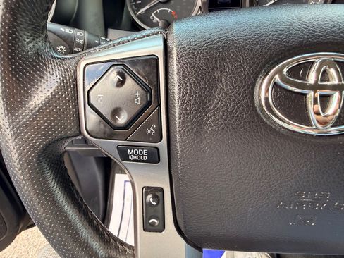 Used 2022 Toyota Tacoma SR5 RWD image 20