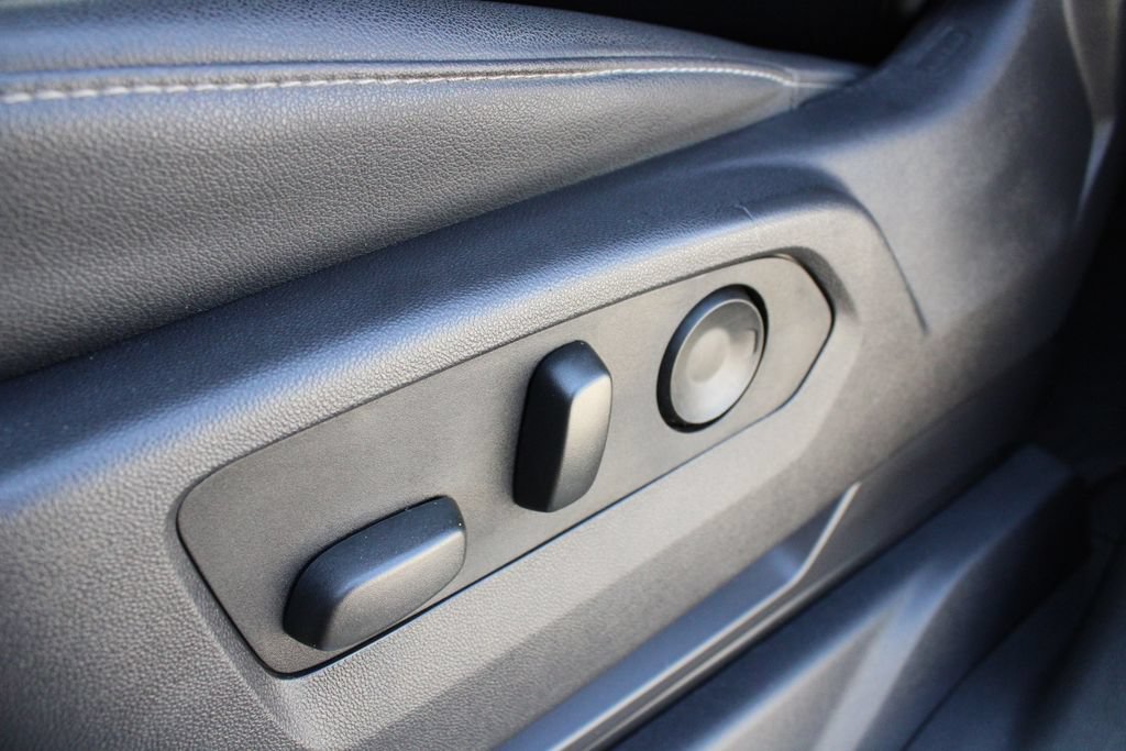 Used 2024 Chevrolet Silverado 1500 RST AWD/4WD image 3