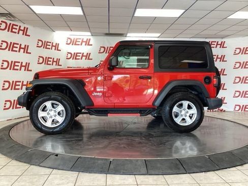 Used 2019 Jeep Wrangler Sport AWD/4WD image 4