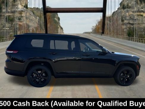 New 2025 Jeep Grand Cherokee L Altitude RWD image 13