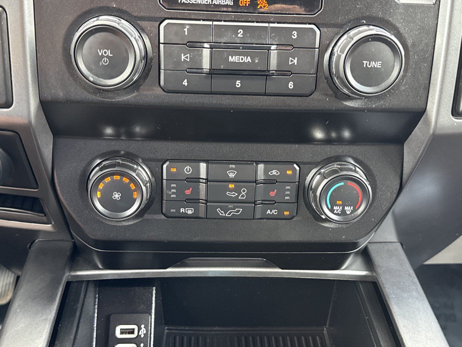 Used 2020 Ford F150 XLT w/ Equipment Group 302A Luxury AWD/4WD image 26