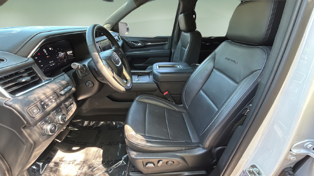 Used 2023 GMC Yukon Denali w/ Max Trailering Package AWD/4WD image 18