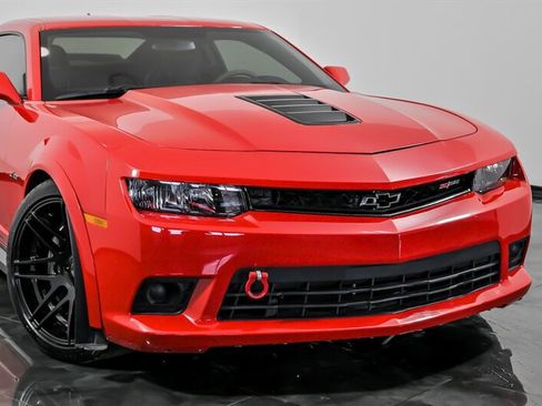 Used 2015 Chevrolet Camaro Z/28 RWD image 2