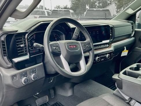 Used 2024 GMC Sierra 2500 SLE w/ SLE Value Package; AWD/4WD image 34