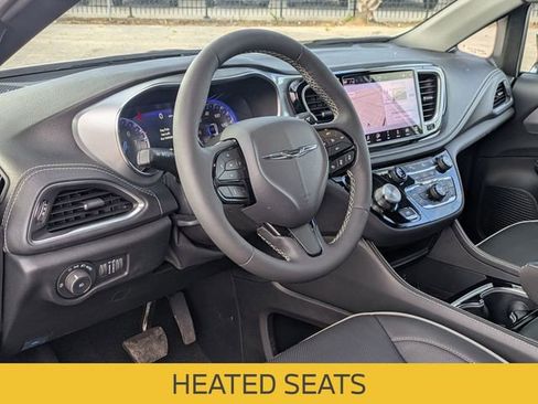 Used 2026 Chrysler Pacifica Limited w/ S Appearance Package image 14