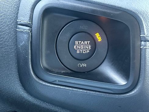 Used 2024 Jeep Wrangler High Altitude AWD/4WD image 27