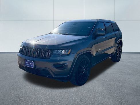 Used 2019 Jeep Grand Cherokee Altitude image 9