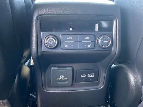 Used 2022 GMC Acadia AT4 w/ Technology Package image 32