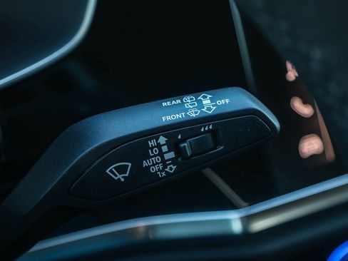 New 2025 Audi Q3 2.0T Premium image 40