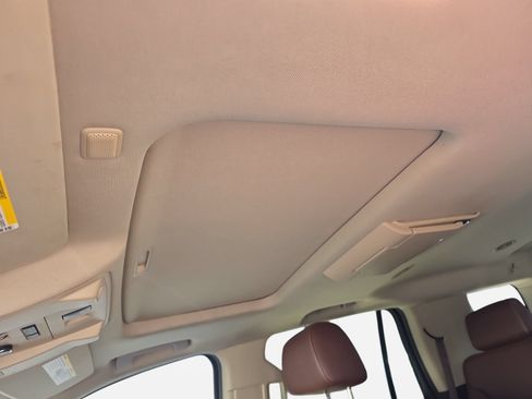 Used 2015 Chevrolet Tahoe LTZ AWD/4WD image 29