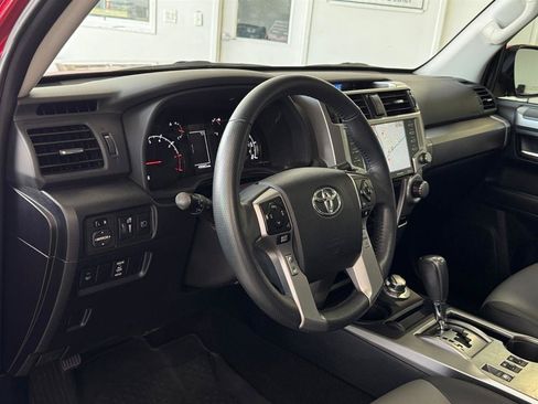 Used 2020 Toyota 4Runner TRD Off-Road Premium w/ Moonroof Package AWD/4WD image 26