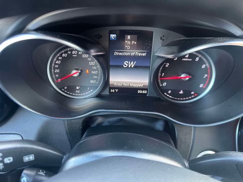 Used 2019 Mercedes-Benz GLC 300 4MATIC image 28