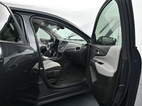 Used 2022 Chevrolet Equinox LS w/ LS Convenience Package FWD image 14