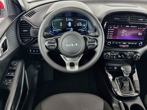 Used 2025 Kia Soul S FWD image 15