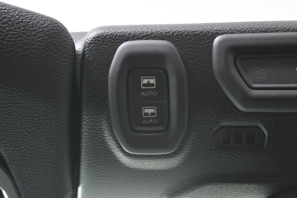 Used 2021 Jeep Wrangler Unlimited Rubicon AWD/4WD image 35