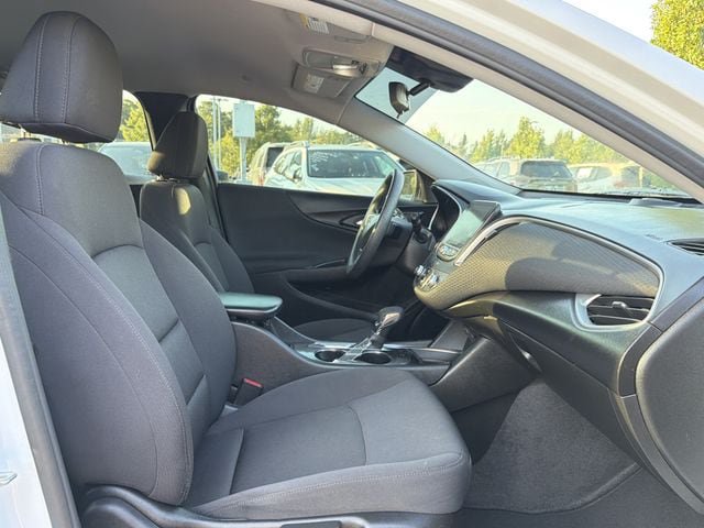 Used 2022 Chevrolet Malibu LS w/ Driver Confidence Package II FWD image 16
