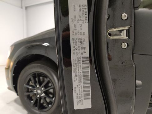 Used 2020 Dodge Journey SE w/ Blacktop Package FWD image 33