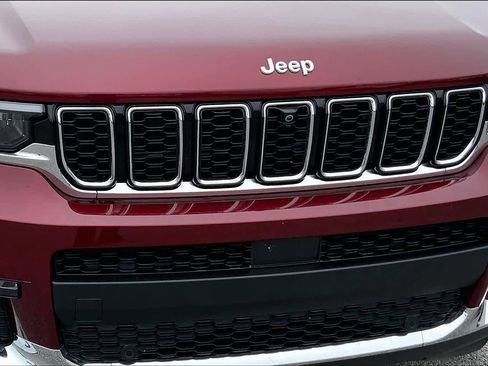 Used 2025 Jeep Grand Cherokee L Limited w/ Luxury Tech Group II AWD/4WD image 30
