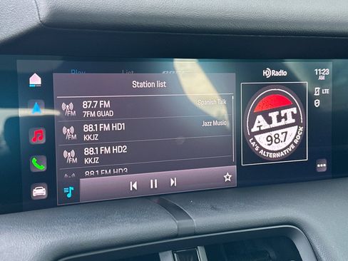 Used 2024 Porsche Taycan image 17