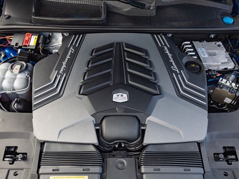 Used 2020 Lamborghini Urus AWD/4WD image 30