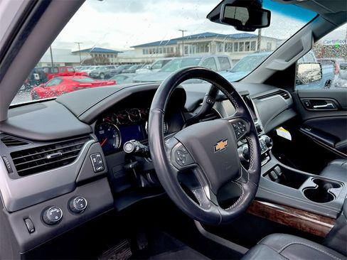 Used 2019 Chevrolet Suburban LT image 10